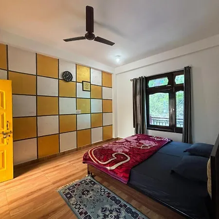 Pahadirovers Homestay & Cafe Kasol Exterior photo