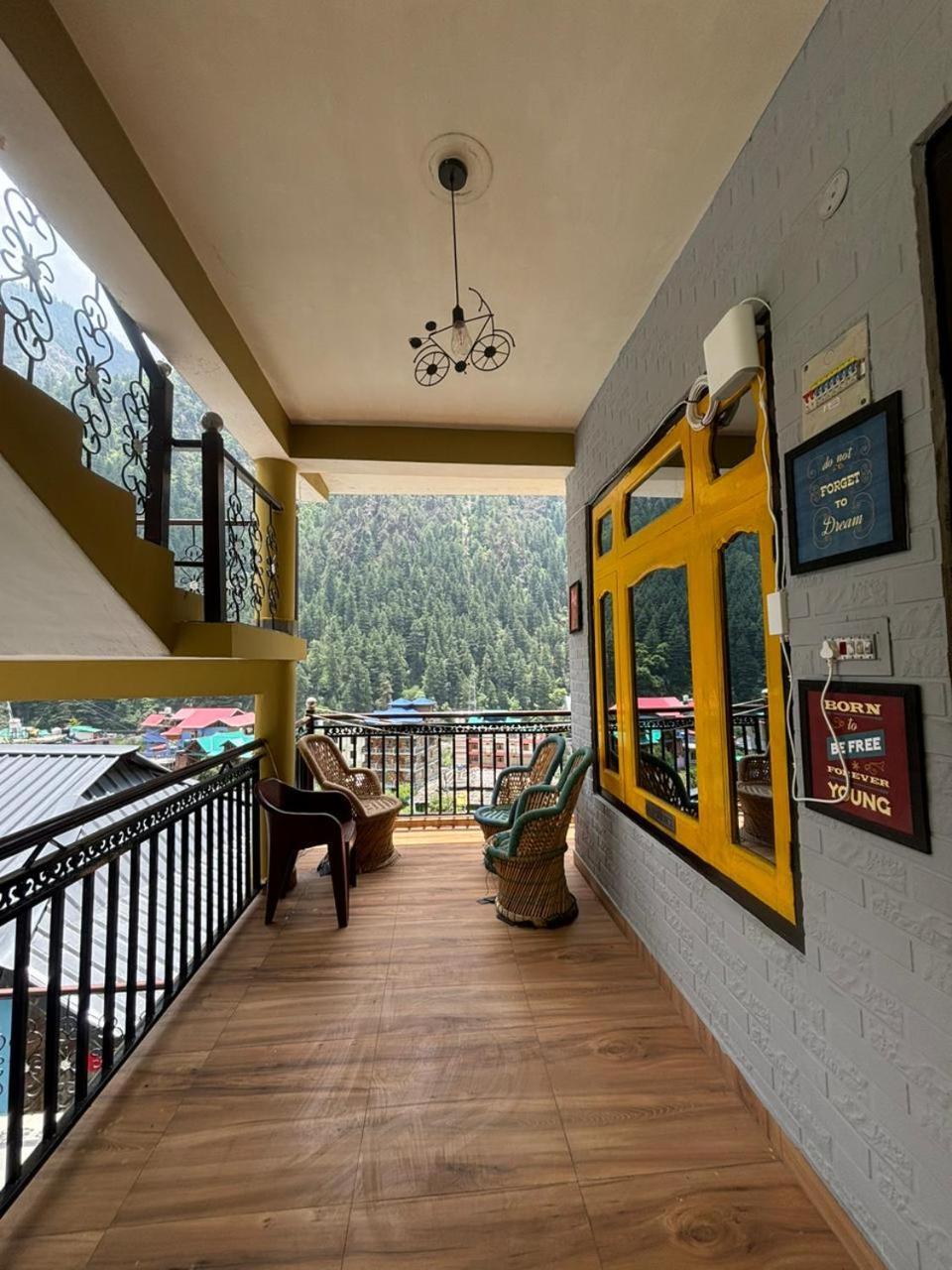 Pahadirovers & Cafe Homestay Kasol