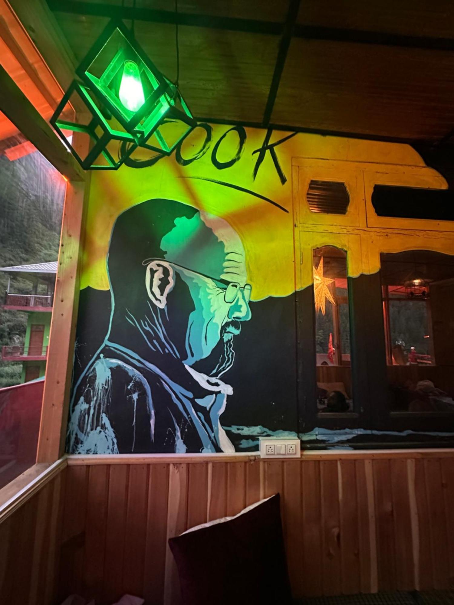 Pahadirovers & Cafe
